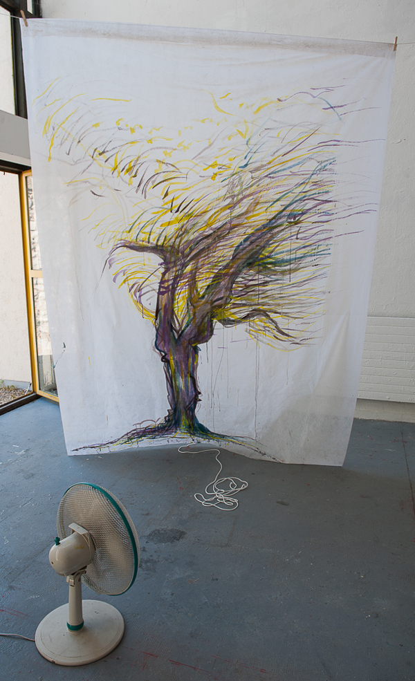 peinture-arbre-vent-ventilateur-voile-dhivernage-suspendu
